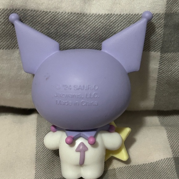 Kuromi Holding A Star Figurine - Picture 2 of 2